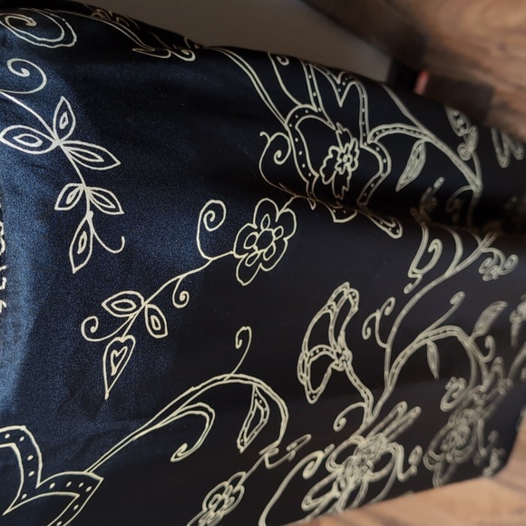 Laura Scott Floral Slip Skirt - Picture 5 of 5